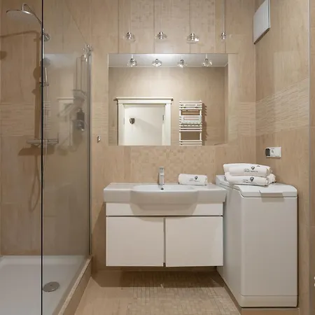 Szafarnia In Old Town With Parking By Lion Apartmán *